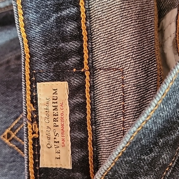 Levi's Premium Wedgie Straight Leg Jeans/ 24. - Picture 4 of 12